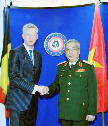 Việt Nam và Bỉ trao đổi kinh nghiệm an ninh, quốc phòng  - ảnh 1